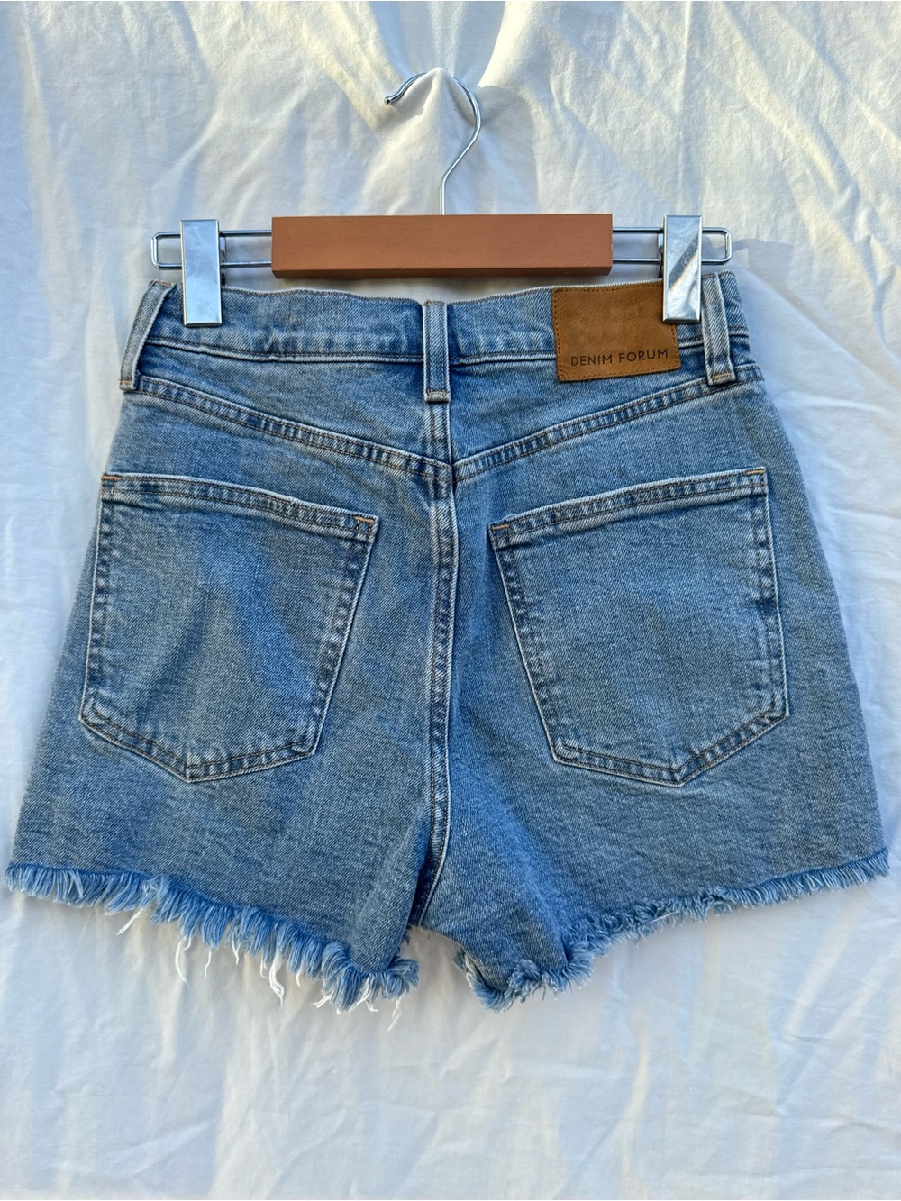 Aritzia Denim Forum 50s Arlo Hi-Rise Short - 26 - Picture 6 of 8